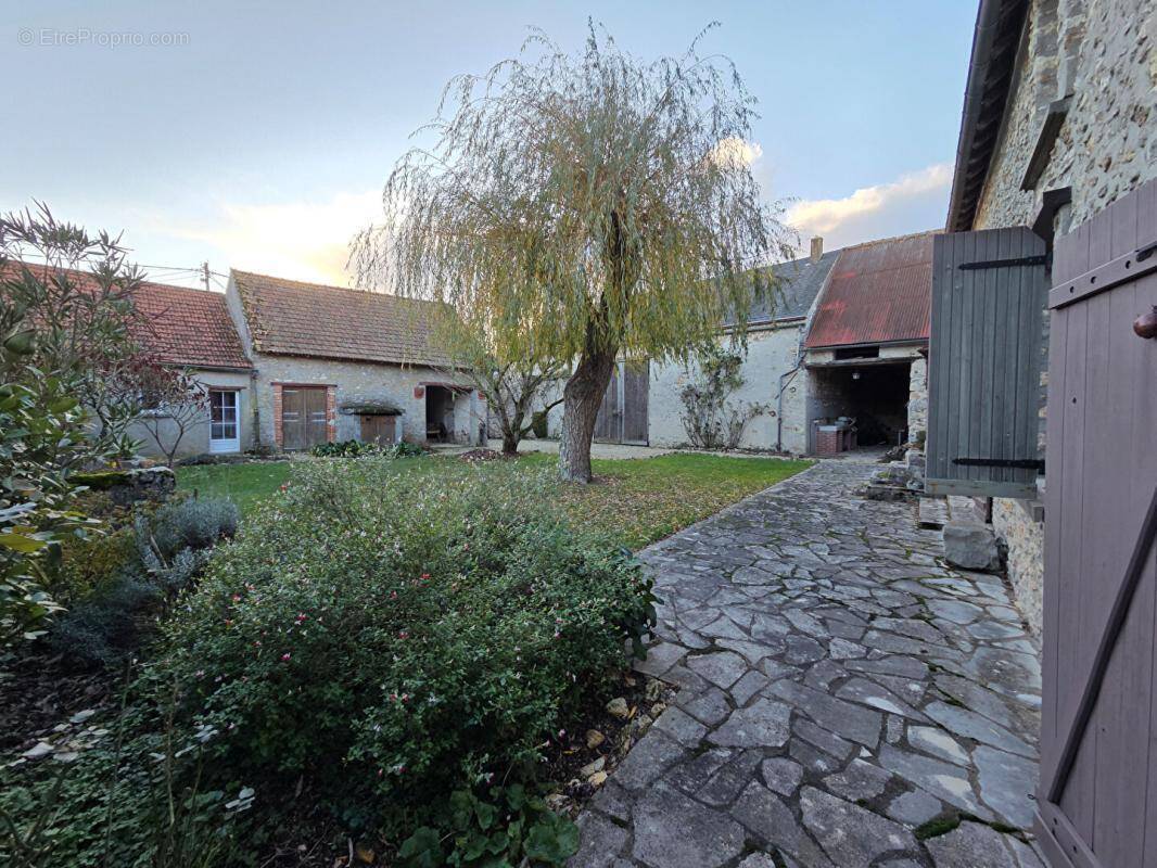 Maison à AUNEAU