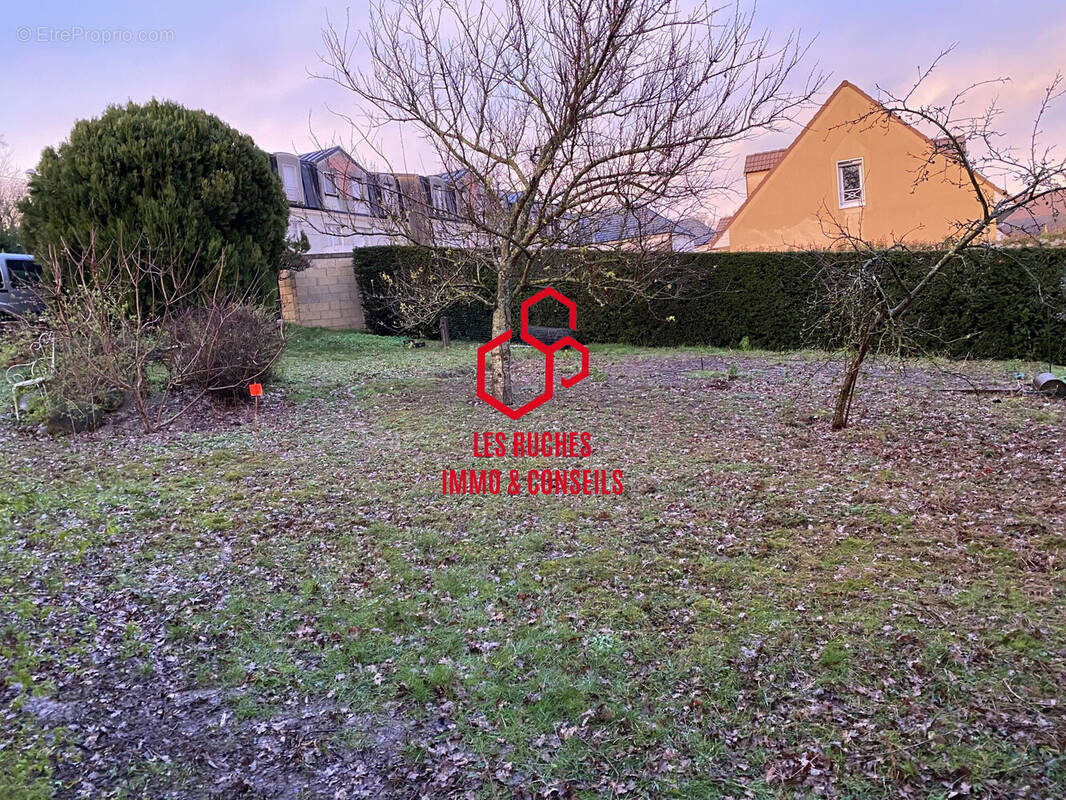 Terrain à BOUCONVILLERS