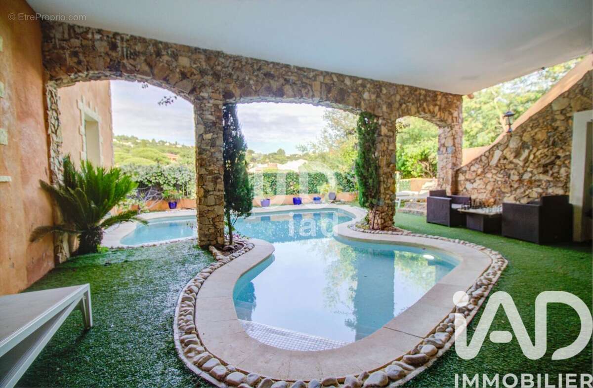 Photo 5 - Maison à ROQUEBRUNE-SUR-ARGENS