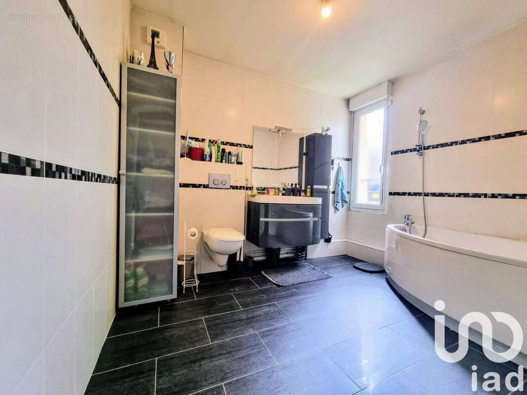 Photo 7 - Maison à VILLEMOMBLE