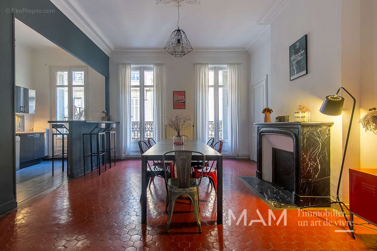 Appartement à MARSEILLE-6E