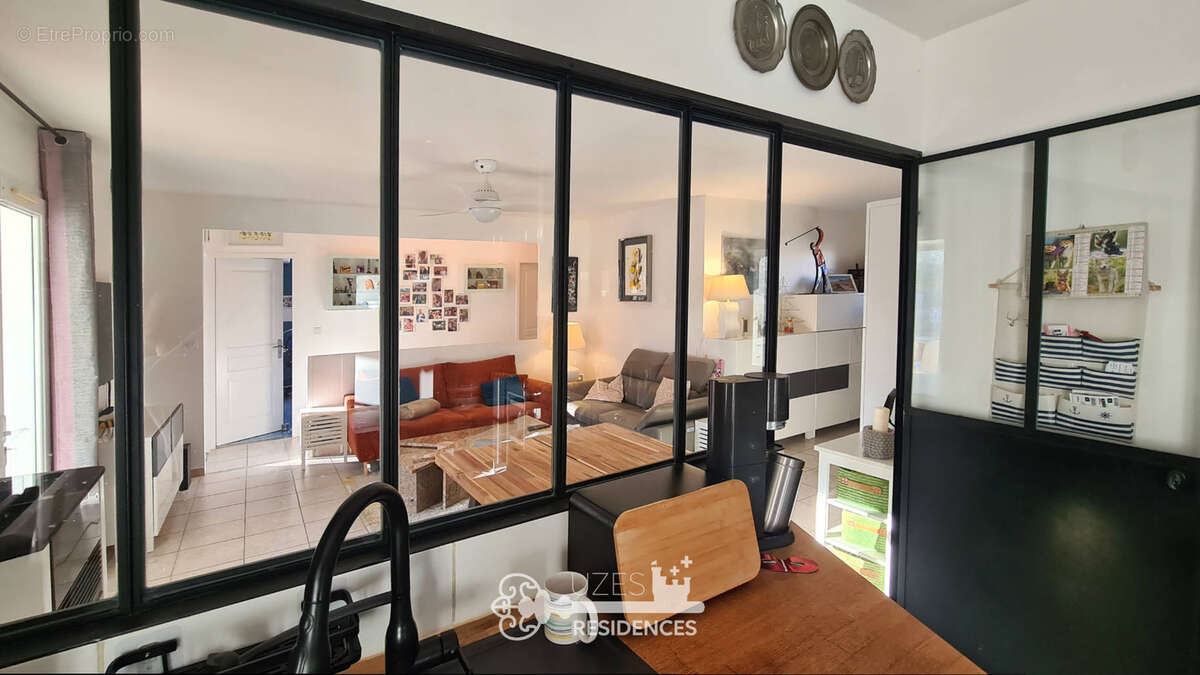 Maison à MONTAREN-ET-SAINT-MEDIERS