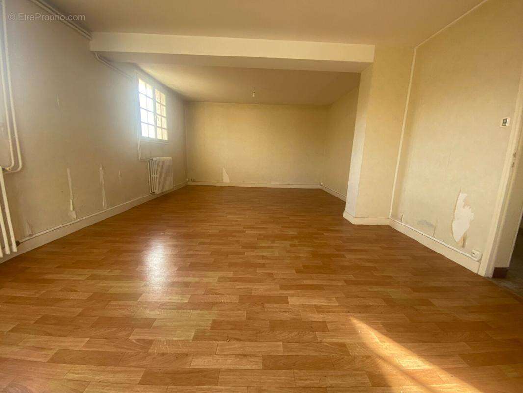 Maison à TERRASSON-LAVILLEDIEU