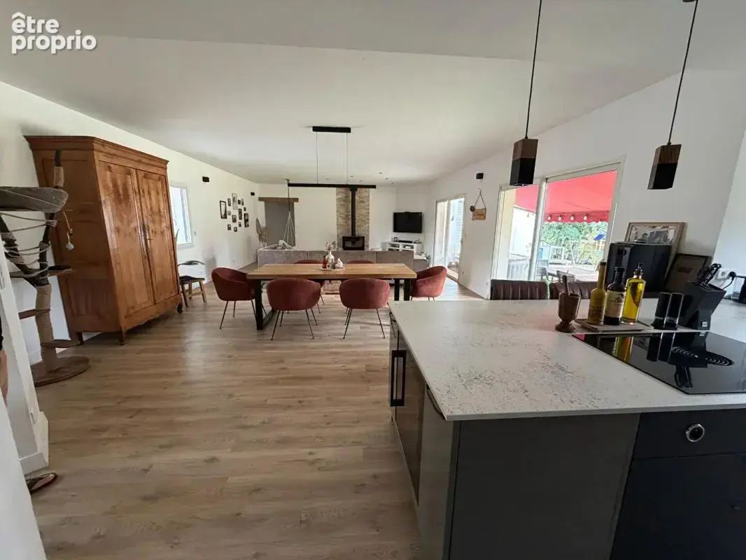 Maison proche Duras 6 pièces 5 chambres de 170 m2 sur grand jardin - photo 2