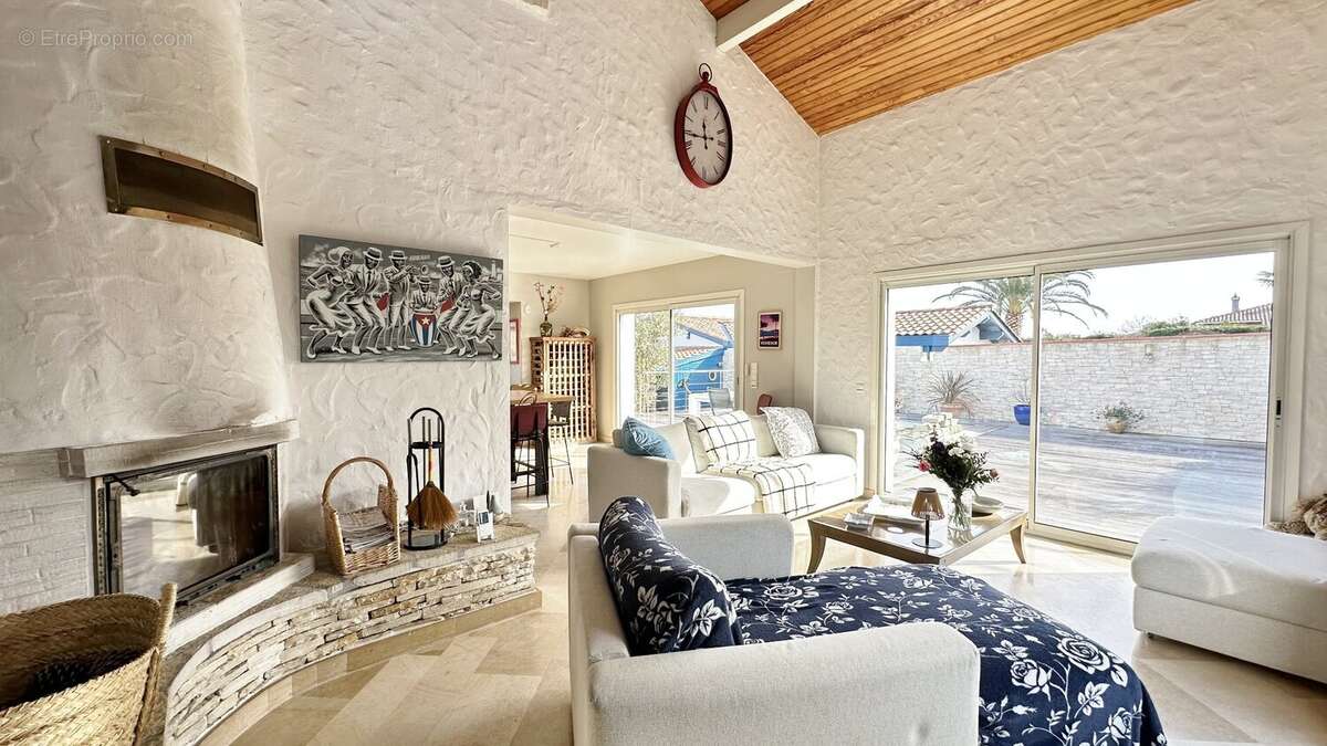 Maison landaise de type t6 de 177 m2 avec piscine - photo 7