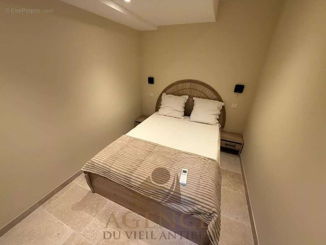 Vieil Antibes REZ-DE-JARDIN 107m2 - photo 17