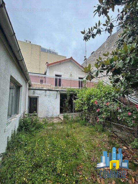 Maison à COURBEVOIE