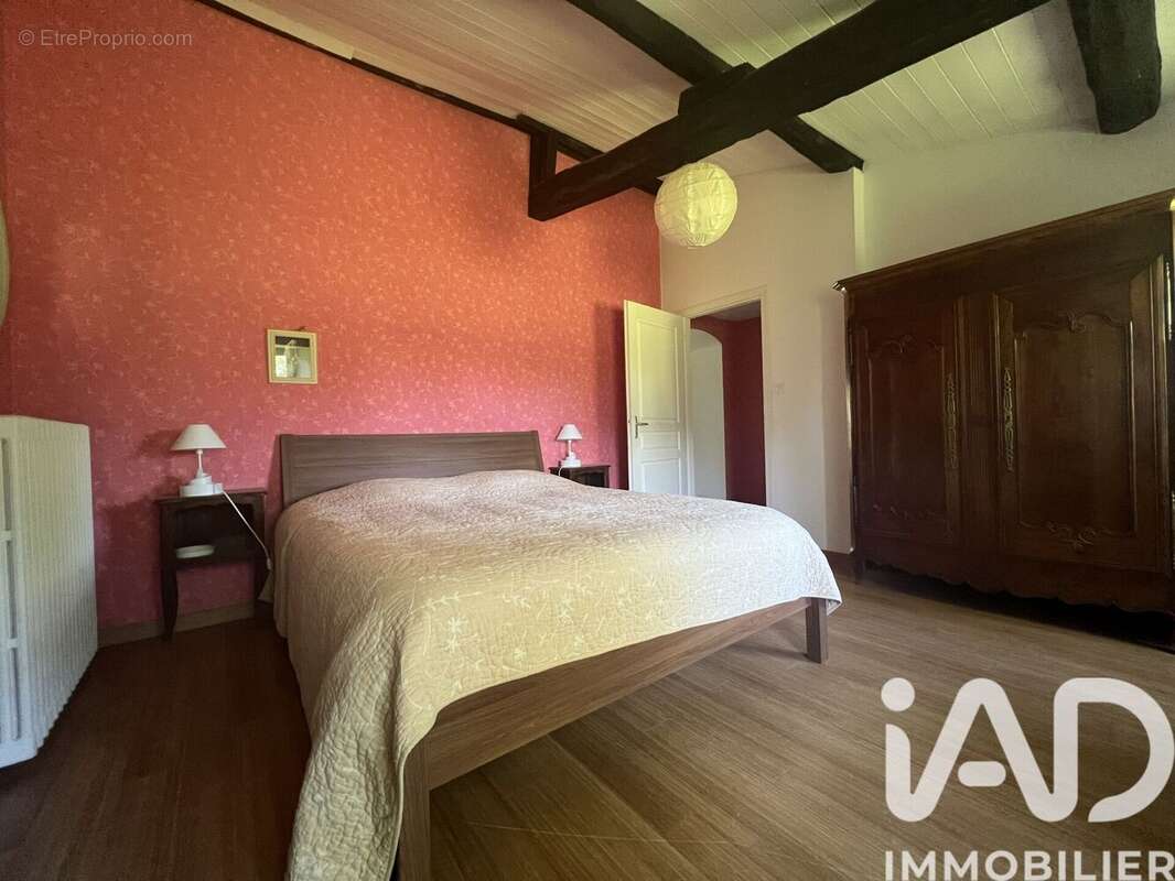 Maison 188 m² à La Foret-Sur-Sevre  - photo 8