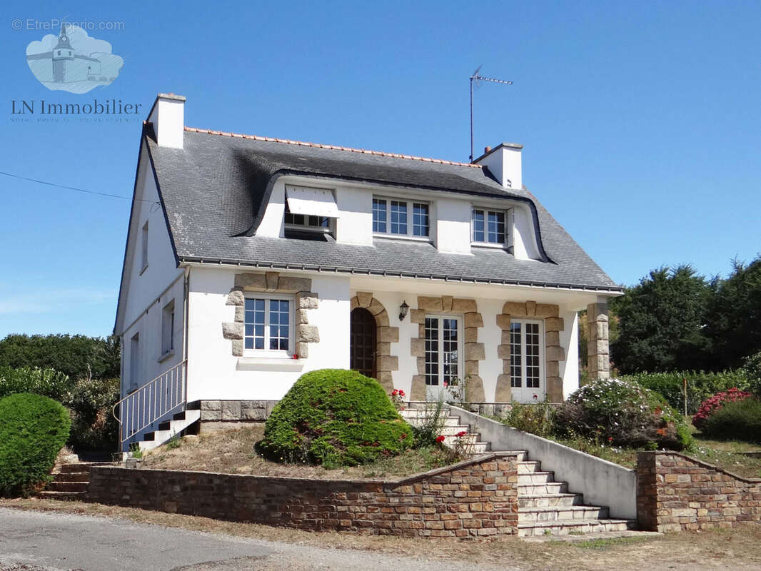 Propriété de caractère - vue mer - doëlan 225 m2 - photo 6