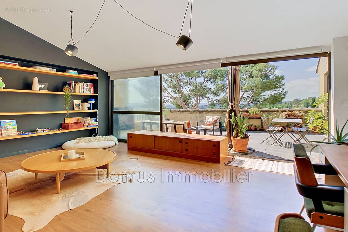 Appartement à CHATEAUNEUF-DE-GADAGNE