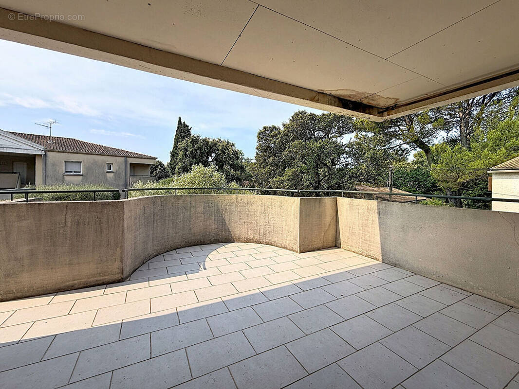 Appartement à VILLENEUVE-LES-AVIGNON