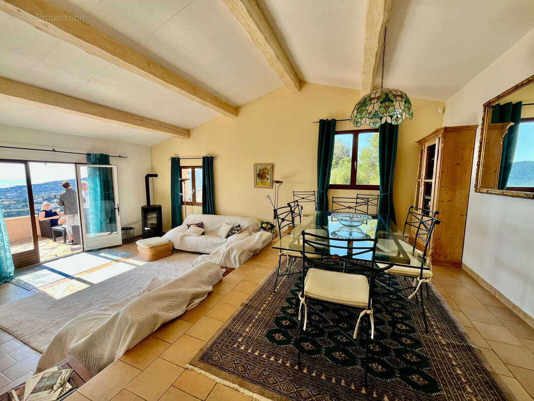 Maison à LES ISSAMBRES