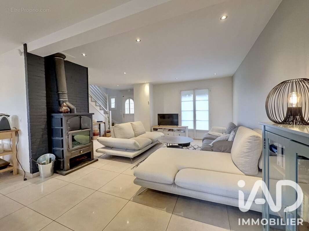 Maison 175 m² à Chapet  - photo 2