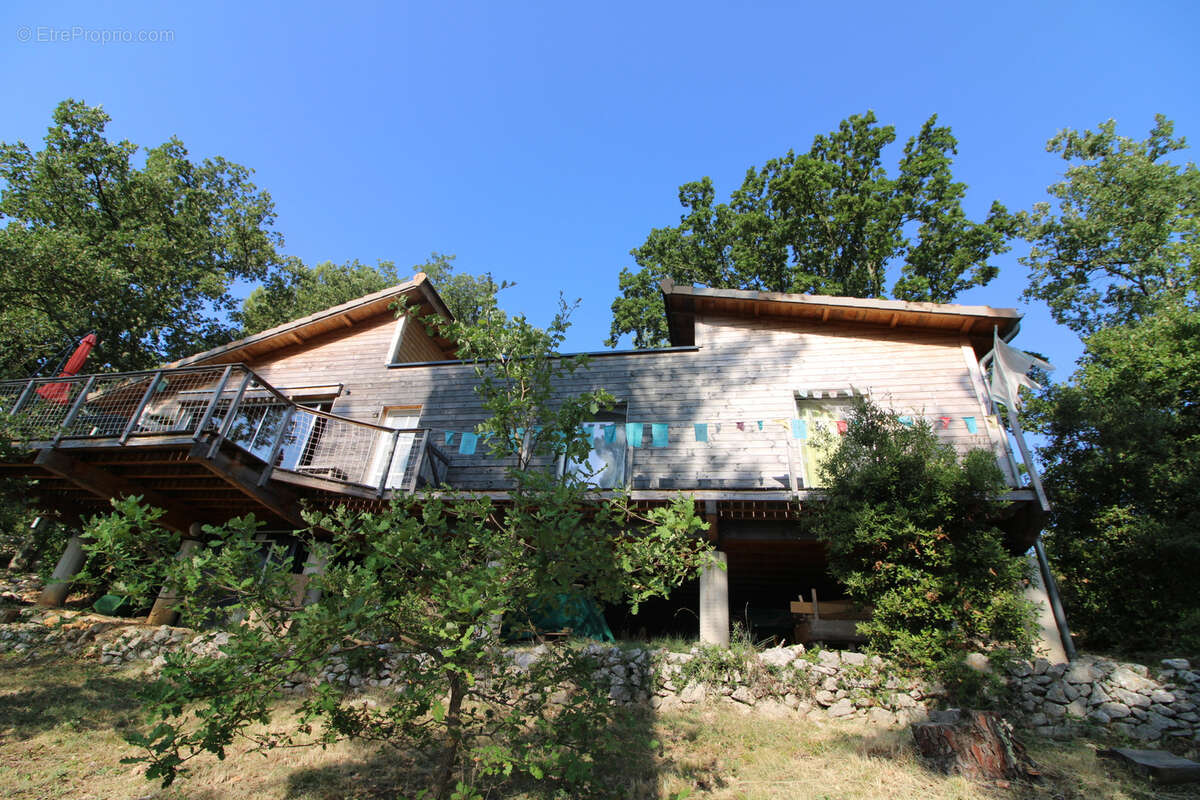 Charmante maison en bois de 98 m2 sur un terrain de 2800 m2. - photo 47
