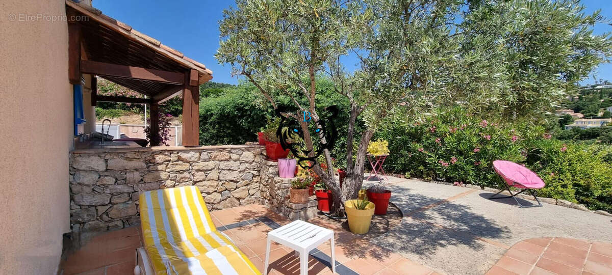 Maison à LES ISSAMBRES