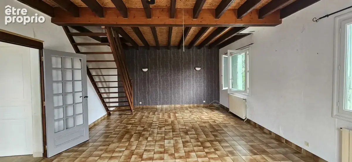 Maison  à rénover avec jardin et garages - photo 4