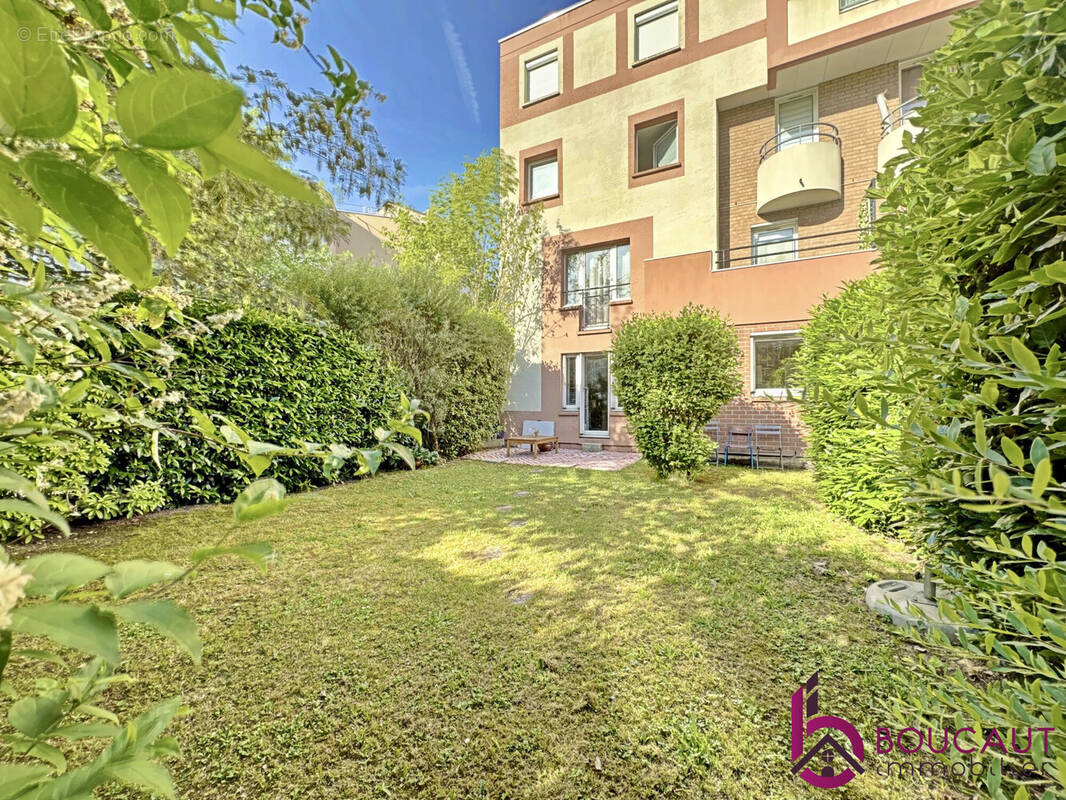 Appartement à LE PLESSIS-ROBINSON