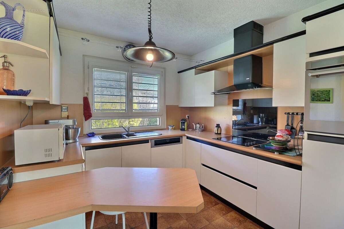 Maison à CRANVES-SALES