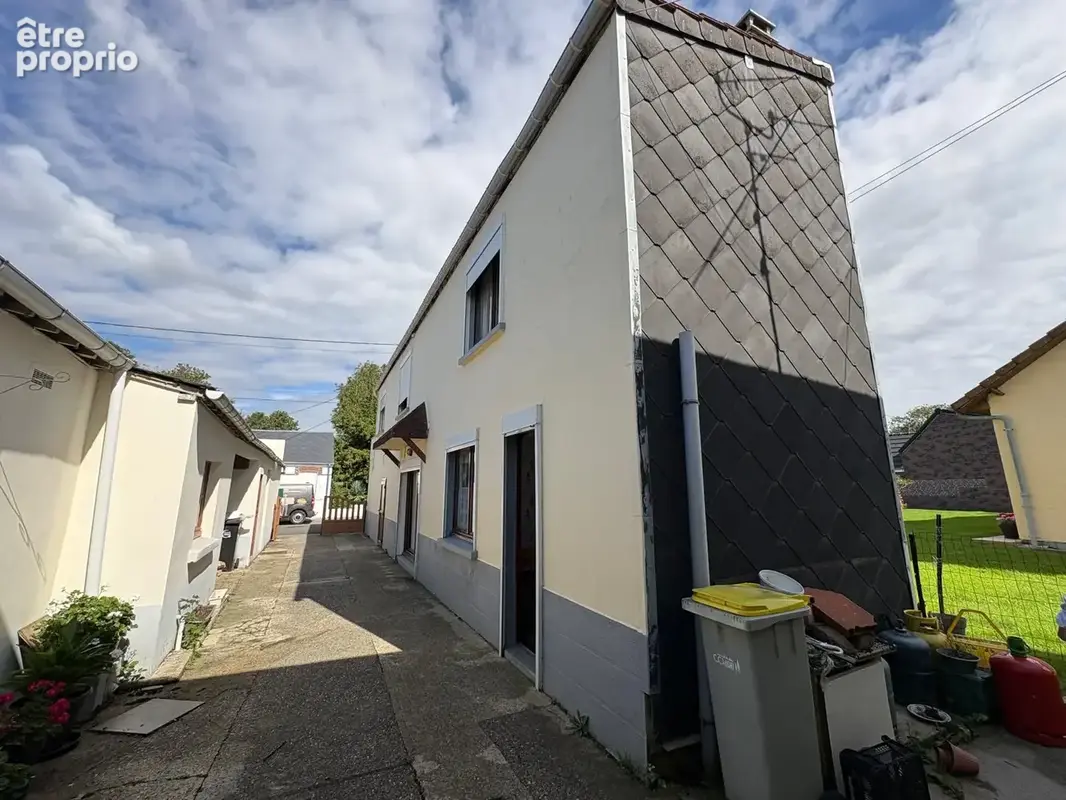 Ensemble immobilier de deux maisons à TULLY / 118500 euros - photo 2