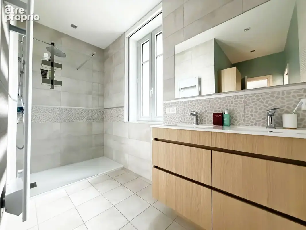 Vichy plan d'eau-elegant duplex 114 m2 entierement renove - photo 6