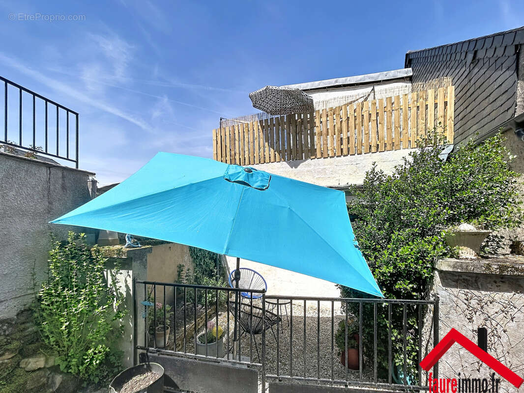 Maison à TERRASSON-LAVILLEDIEU