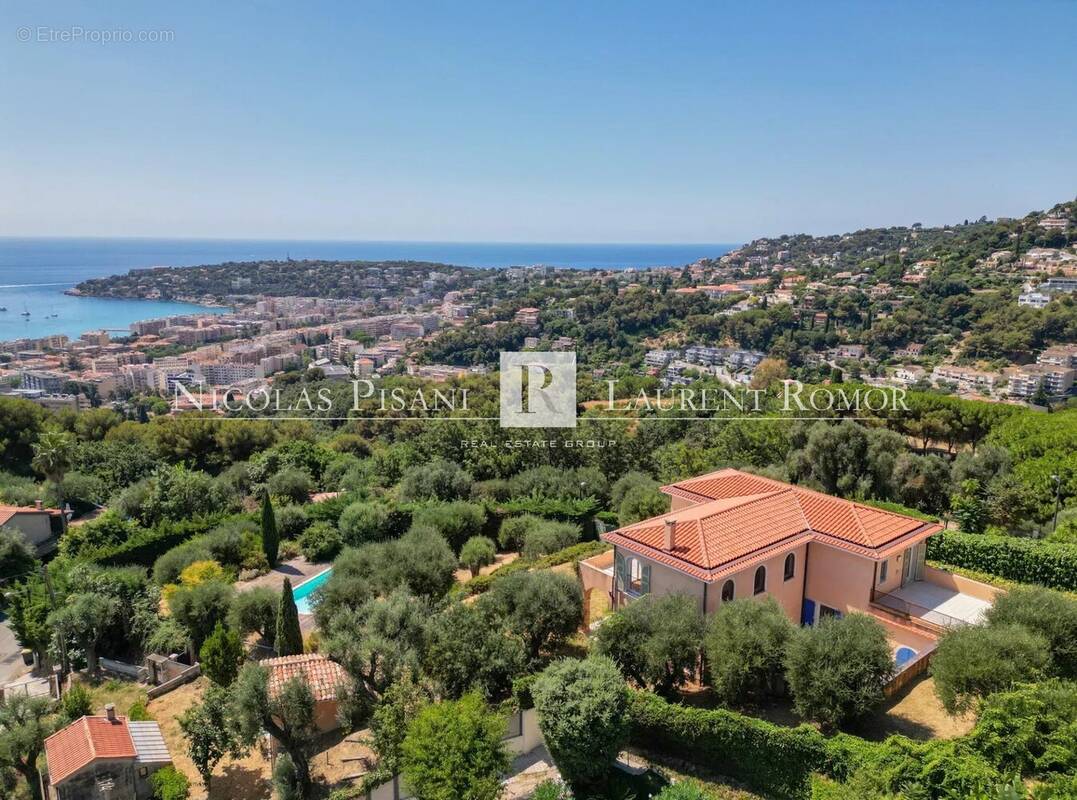 Splendide propriete a vendre a proximite de monaco - vue mer panoramique - terrain de 2 900 m² - piscine - calme - photo 2