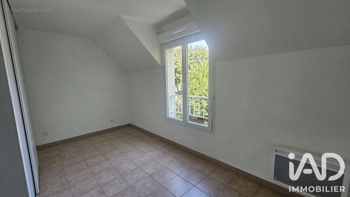Maison 77 m² à La Chapelle-Bouexic  - photo 6