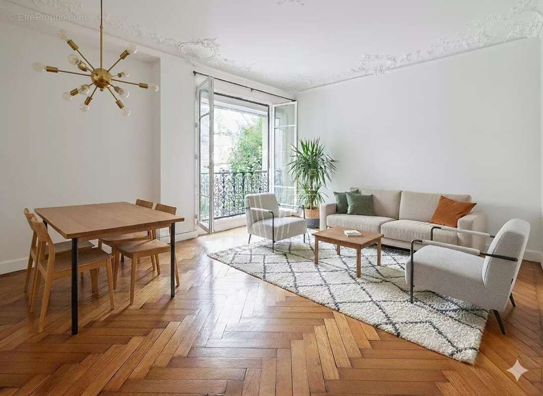 Appartement à PARIS-17E