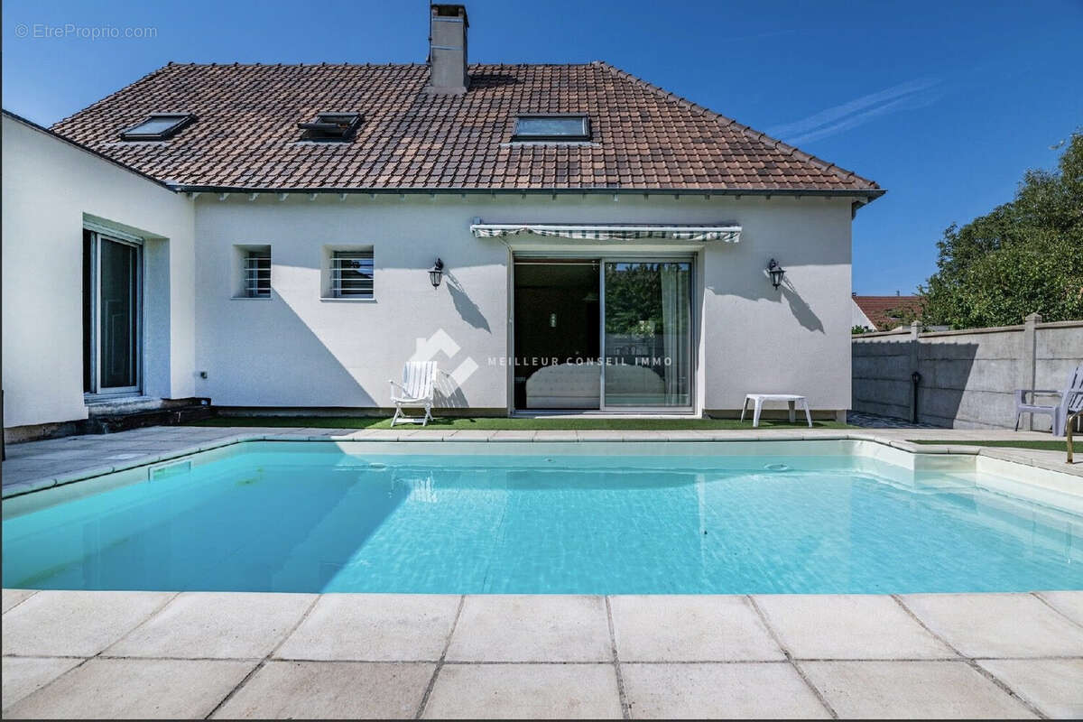 Maison 192 m² à Chilly-Mazarin  - photo 2