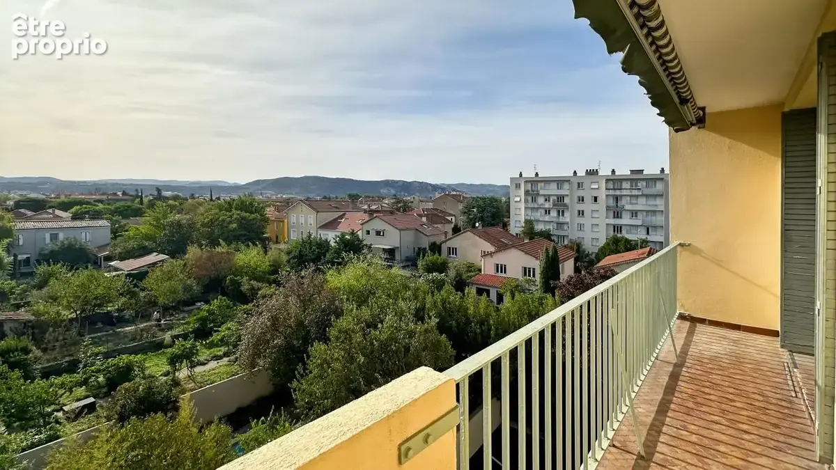 Valence - T4 de 75 m² - balcon - cave - cellier - place de parking privative - photo 5