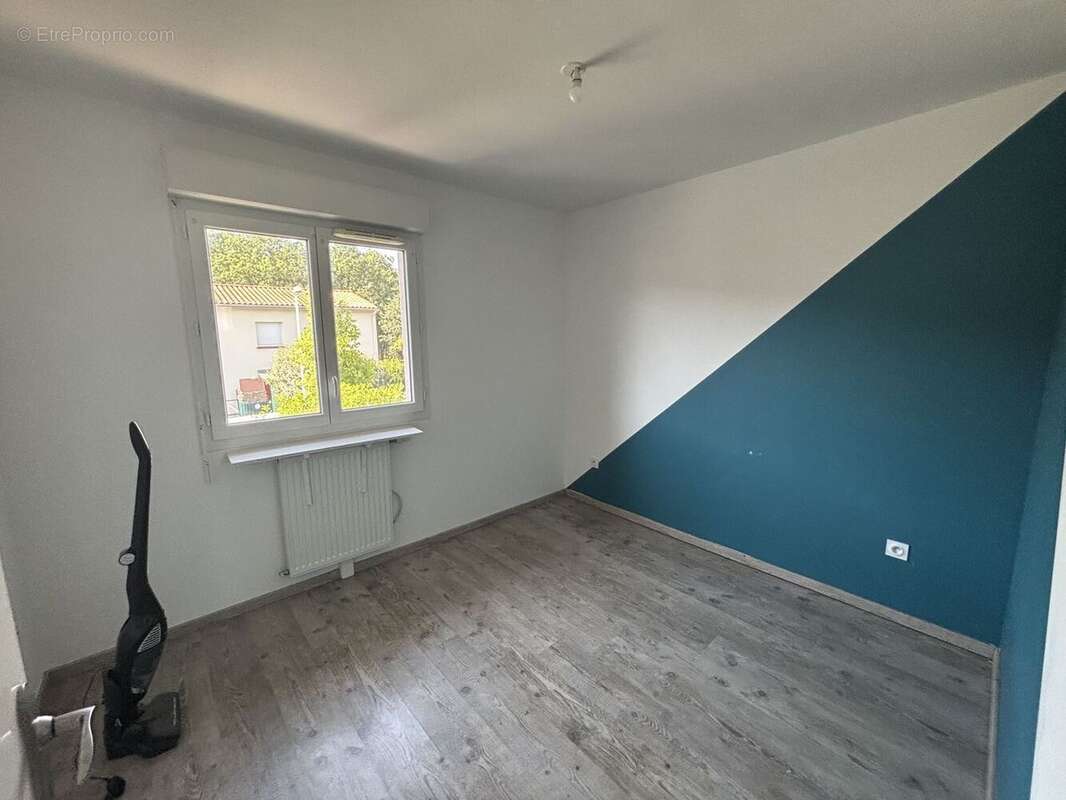 Maison 90 m² à La Salvetat-Saint-Gilles  - photo 8