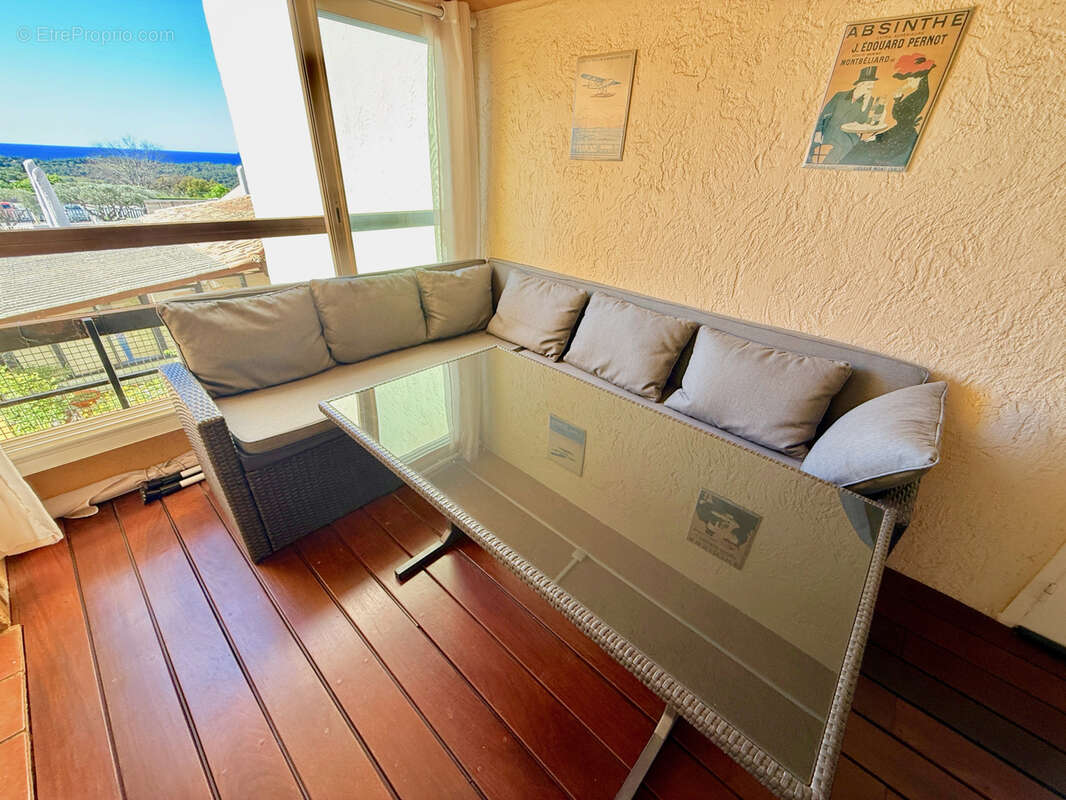 Élégant T2 avec loggia et vue mer panoramique - photo 2