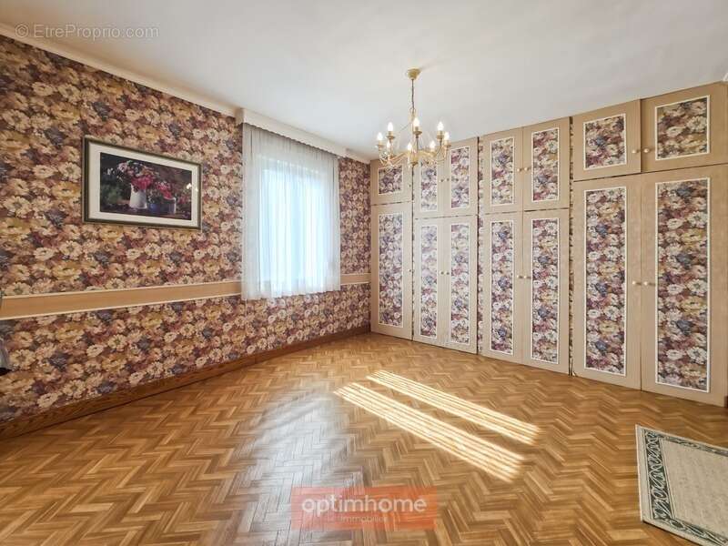 Maison à CROISILLES