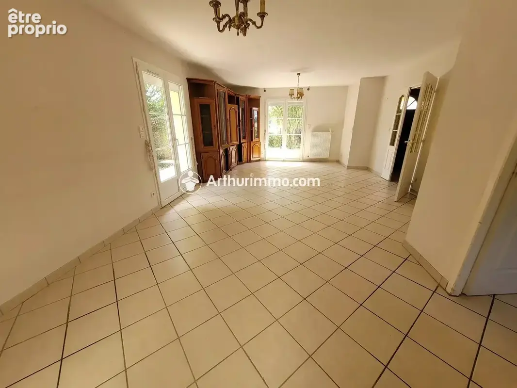 Vente Maison Saint-jean-d'angely(17400) 200 400ï¿œ - photo 5