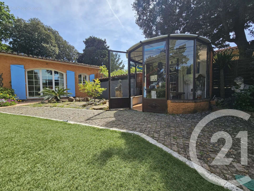 Maison 137 m² à Six-Fours-Les-Plages  - photo 4