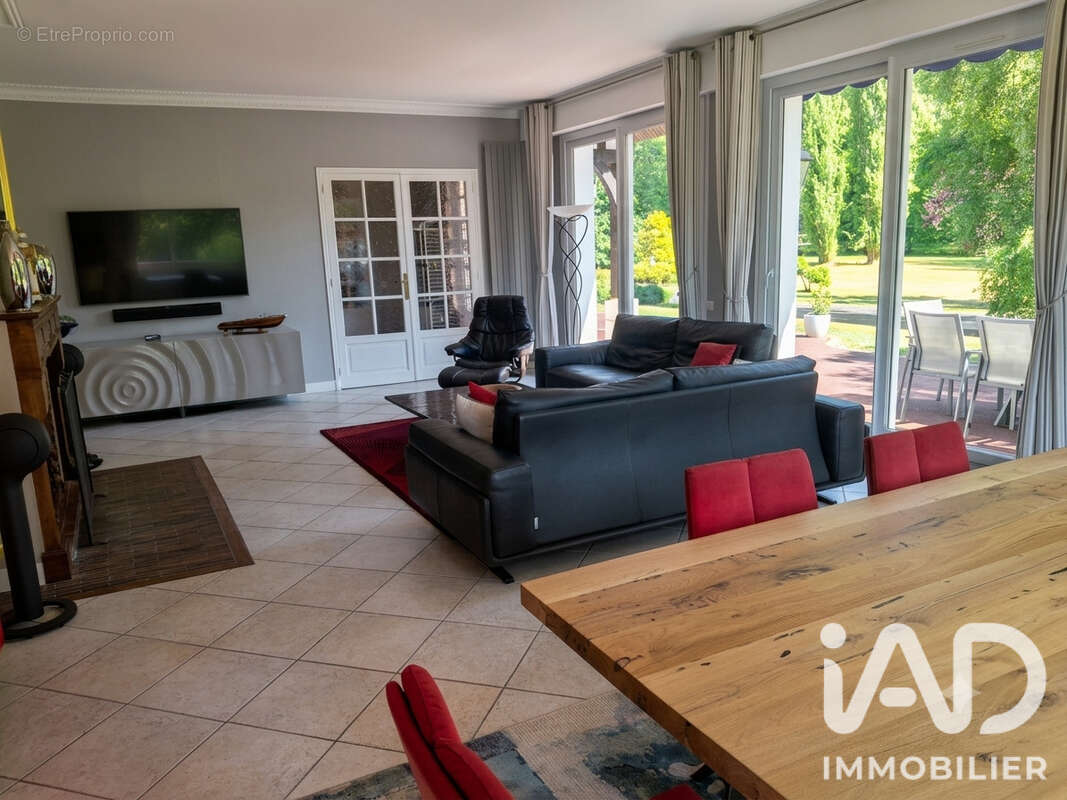 Maison 471 m² à Appeville-Annebault  - photo 8
