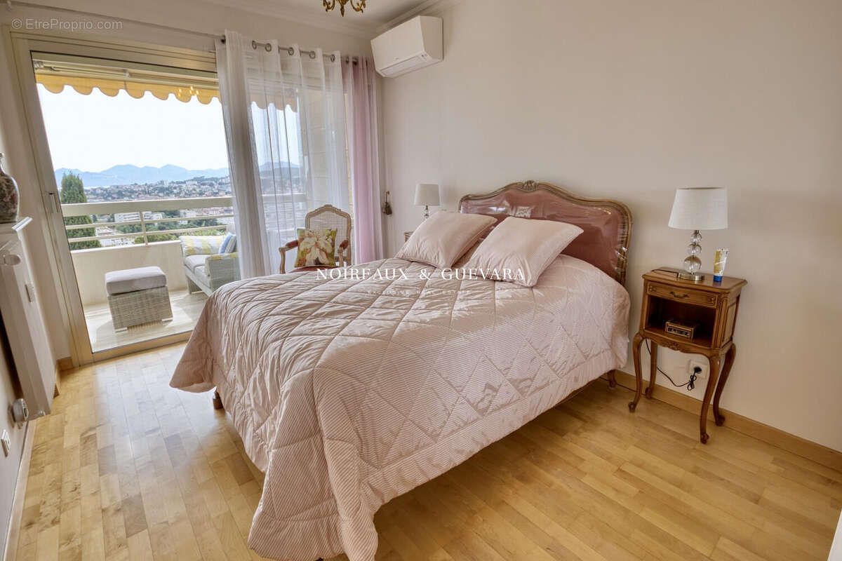 Appartement à LE CANNET