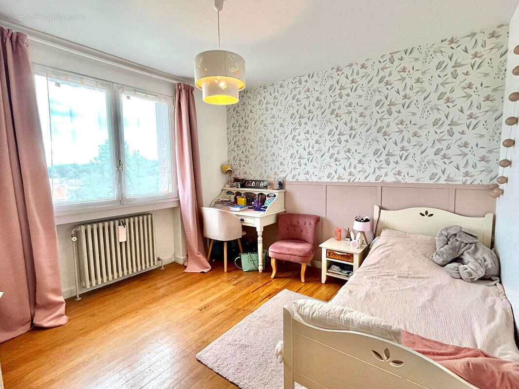 Maison à NIVOLAS-VERMELLE