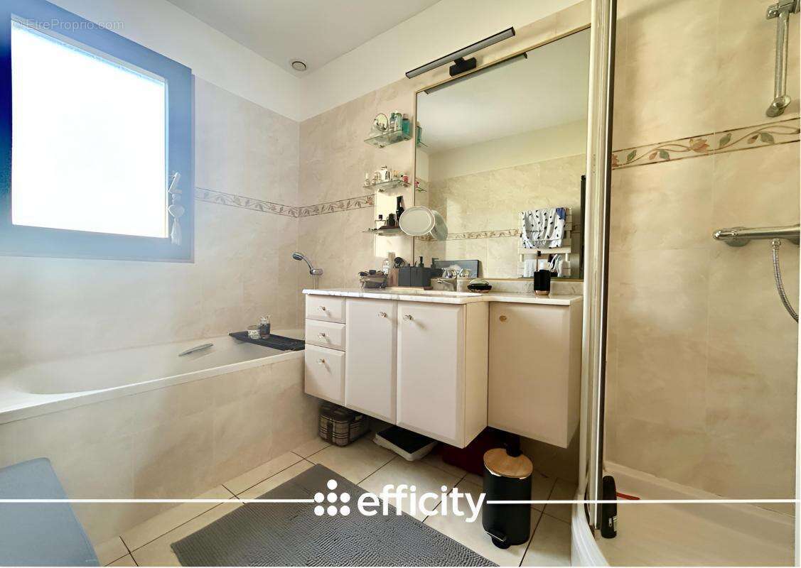 Maison à LA CHAPELLE-SUR-ERDRE