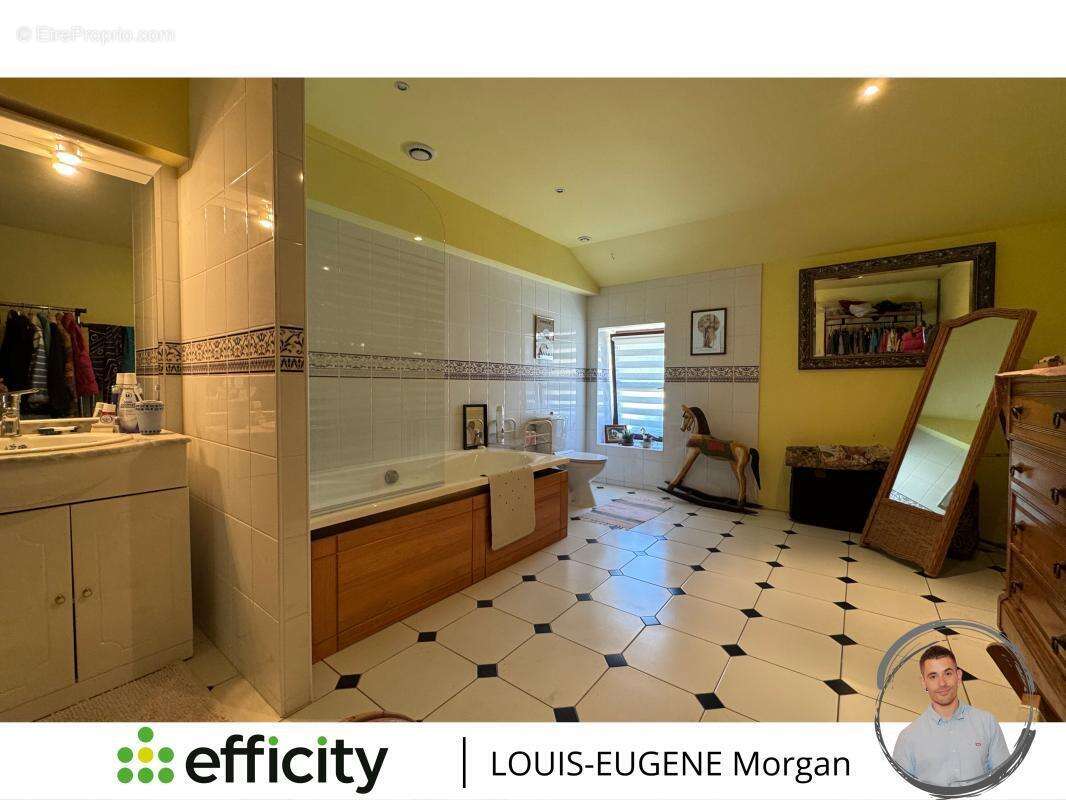 Maison à LA CHAPELLE-BATON