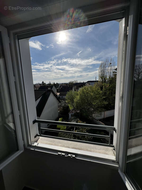 Appartement à SAINTE-GENEVIEVE-DES-BOIS