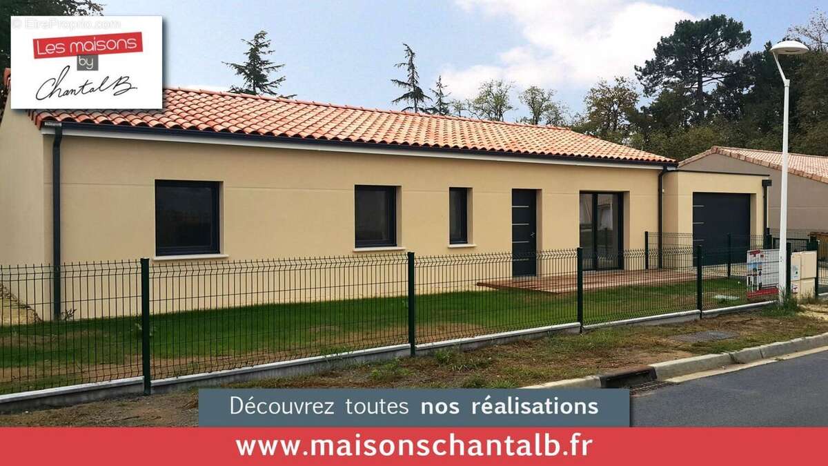 Terrain à LA CHAIZE-LE-VICOMTE