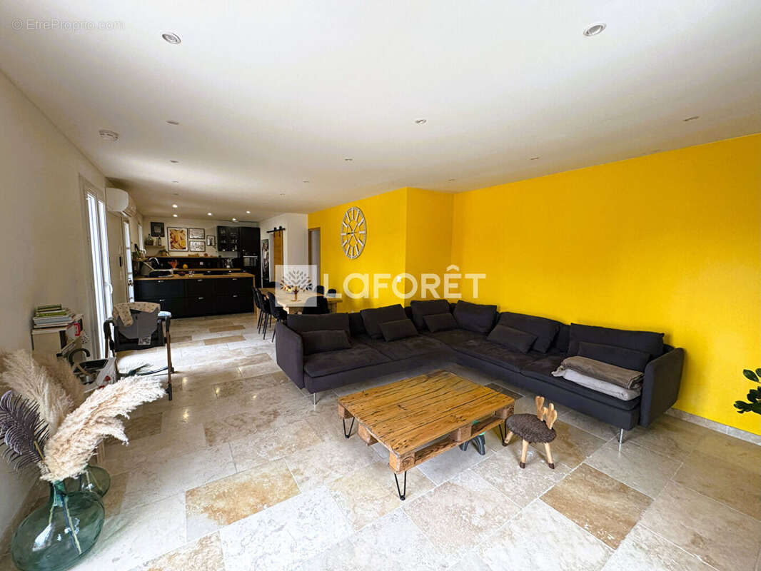 Maison à SAINT-MAXIMIN-LA-SAINTE-BAUME