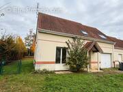 Maison à SAINT-SEBASTIEN-DE-MORSENT