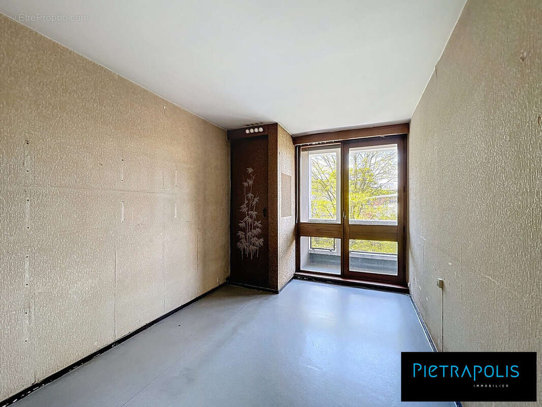 Chambre 2 vue ouest - Appartement à LYON-9E