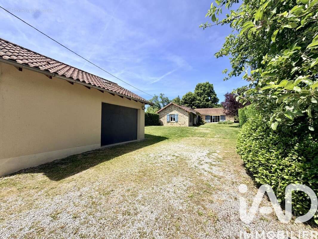 Photo 5 - Maison à SAINT-LEONARD-DE-NOBLAT