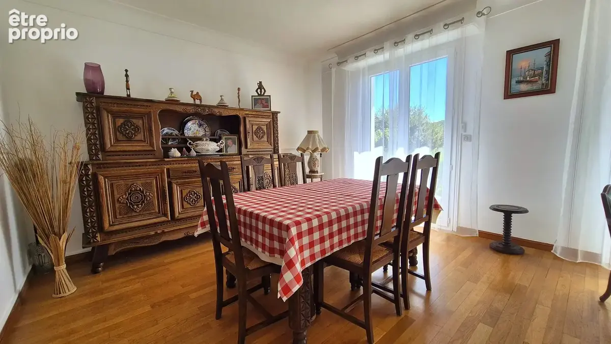 ARROS-DE-NAY, A VENDRE,  Maison de 168,5 m² sur une parcelle de 2063 m² - photo 6