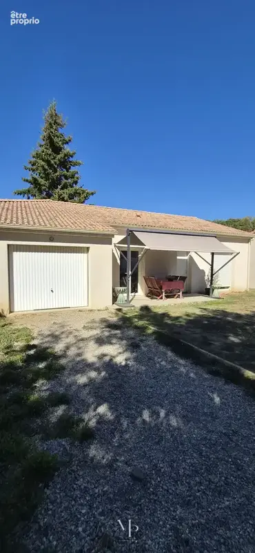 Maison à LAVEYRON