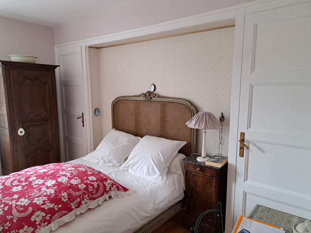 Maison d'habitation avec beaucoup de caractères sur 1300m2 - photo 13