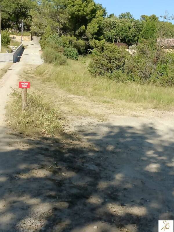 Terrain à MONTMEYAN